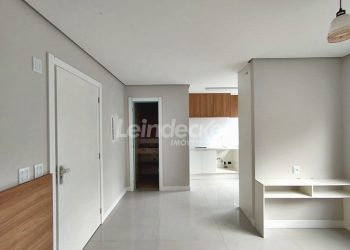 Apartamento para alugar com 40m², 1 dormitório, 1 vaga no bairro Passo d'Areia em Porto Alegre