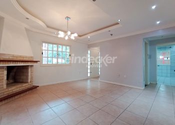 Casa em Condomínio para alugar com 270m², 4 dormitórios, 4 vagas no bairro Vila Nova em Porto Alegre