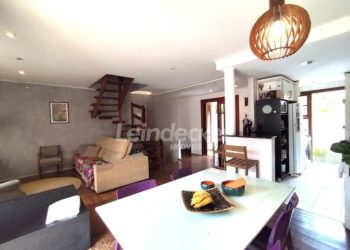 Casa em Condomínio para alugar com 140m², 4 dormitórios, 2 vagas no bairro Santa Tereza em Porto Alegre