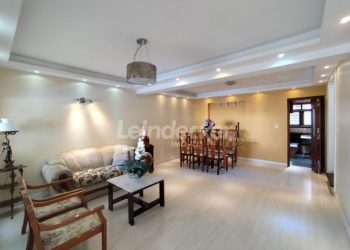 Casa para alugar com 300m², 3 dormitórios, 3 vagas no bairro Sarandi em Porto Alegre