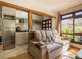 Apartamento para alugar com 58m², 2 dormitórios, 1 vaga no bairro Medianeira em Porto Alegre