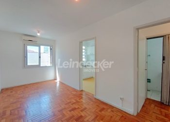 Apartamento para alugar com 59m², 2 dormitórios no bairro Azenha em Porto Alegre