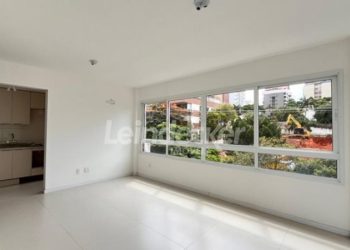 Apartamento para alugar com 72m², 2 dormitórios, 2 vagas no bairro Jardim Botânico em Porto Alegre