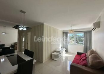 Apartamento para alugar com 65m², 2 dormitórios, 1 vaga no bairro Vila Ipiranga em Porto Alegre