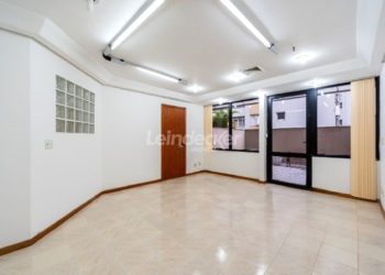 Sala para alugar com 74m², 1 vaga no bairro Moinhos de Vento em Porto Alegre
