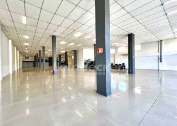 Loja para alugar com 725m², 39 vagas no bairro São João em Porto Alegre