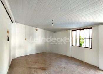 Casa para alugar com 116m², 2 dormitórios, 2 vagas no bairro Santana em Porto Alegre