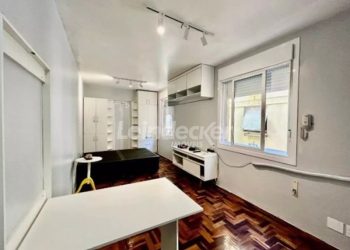 JK para alugar com 32m², 1 dormitório no bairro Cidade Baixa em Porto Alegre