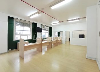 Conjunto para alugar com 155m² no bairro Centro em Porto Alegre