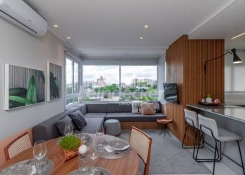 Apartamento para alugar com 31m², 1 dormitório, 1 vaga no bairro Azenha em Porto Alegre