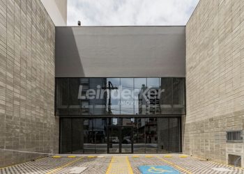 Loja para alugar com 217m², 4 vagas no bairro Santa Cecilia em Porto Alegre
