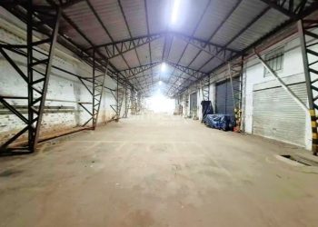 Depósito para alugar com 1.070m², 2 vagas no bairro Floresta em Porto Alegre