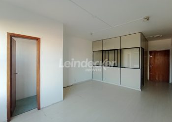 Sala para alugar com 40m² no bairro Tristeza em Porto Alegre