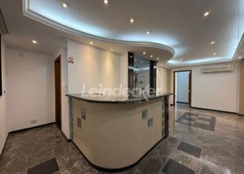 Prédio para alugar com 500m², 2 vagas no bairro São Geraldo em Porto Alegre