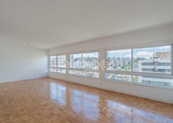 Apartamento para alugar com 167m², 3 dormitórios, 1 vaga no bairro Moinhos de Vento em Porto Alegre