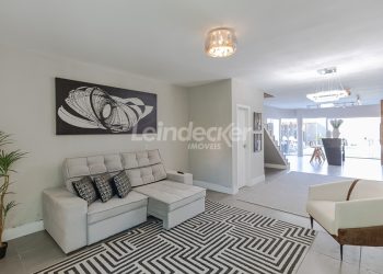 Casa em Condomínio para alugar com 260m², 3 dormitórios, 3 vagas no bairro Hipica em Porto Alegre