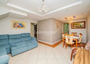 Casa para alugar com 115m², 3 dormitórios, 2 vagas no bairro Glória em Porto Alegre