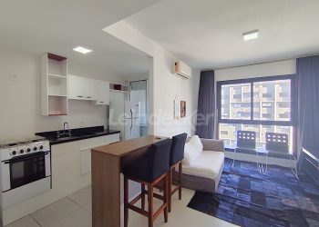 Apartamento para alugar com 60m², 1 dormitório, 1 vaga no bairro Central Parque em Porto Alegre