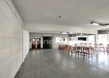 Prédio para alugar com 1.686m², 10 vagas no bairro Jardim Carvalho em Porto Alegre