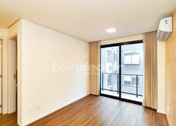 Apartamento para alugar com 42m², 1 dormitório, 1 vaga no bairro Menino Deus em Porto Alegre