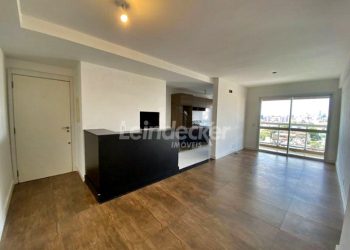 Apartamento para alugar com 83m², 3 dormitórios, 1 vaga no bairro São Geraldo em Porto Alegre