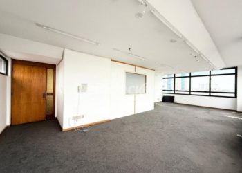 Sala para alugar com 45m², 1 vaga no bairro São Geraldo em Porto Alegre