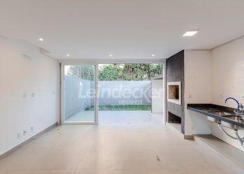 Casa para alugar com 203m², 3 dormitórios, 5 vagas no bairro Higienópolis em Porto Alegre