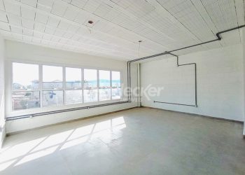 Sala para alugar com 50m², 2 vagas no bairro Vila Nova em Porto Alegre