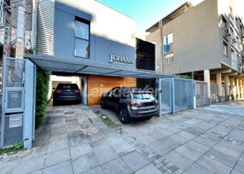 Casa Comercial para alugar com 195m², 3 vagas no bairro Menino Deus em Porto Alegre