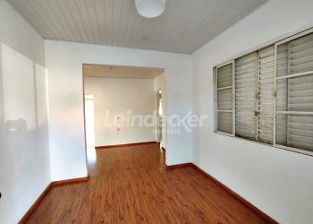 Casa para alugar com 100m², 2 dormitórios, 2 vagas no bairro Passo do Feijo em Alvorada