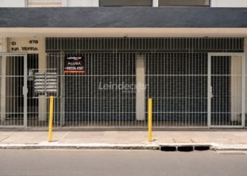 Loja para alugar com 353m² no bairro Floresta em Porto Alegre