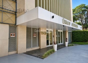 Sala para alugar com 38m², 1 vaga no bairro Menino Deus em Porto Alegre