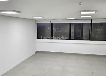 Sala para alugar com 37m², 1 vaga no bairro Cristal em Porto Alegre