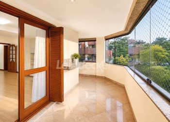 Apartamento para alugar com 230m², 3 dormitórios, 2 vagas no bairro Higienópolis em Porto Alegre