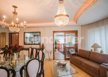 Apartamento à venda com 106m², 3 dormitórios, 1 suíte, 1 vaga no bairro Rio Branco em Porto Alegre