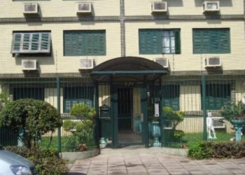 Kitnet à venda com 30m², 1 dormitório no bairro Menino Deus em Porto Alegre