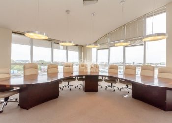 Prédio Comercial à venda com 1.935m², 39 vagas no bairro Floresta em Porto Alegre