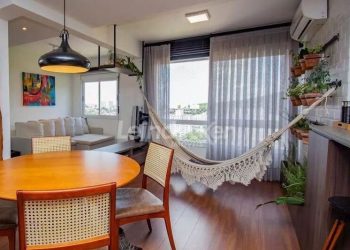 Apartamento à venda com 53m², 2 dormitórios, 1 suíte, 1 vaga no bairro Alto Petrópolis em Porto Alegre
