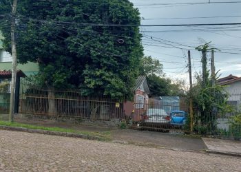 Terreno à venda com 330m² no bairro Intercap em Porto Alegre