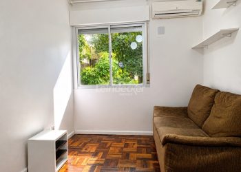 Apartamento à venda com 32m², 1 dormitório, 1 vaga no bairro Petrópolis em Porto Alegre