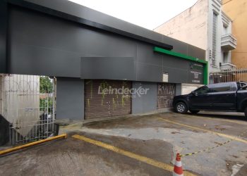 Loja à venda com 271m², 5 vagas no bairro Petrópolis em Porto Alegre