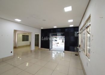 Loja à venda com 271m², 5 vagas no bairro Petrópolis em Porto Alegre