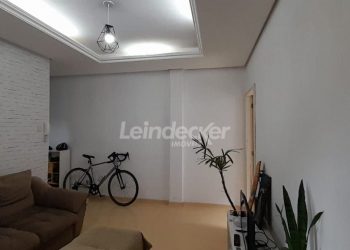 Apartamento à venda com 52m², 2 dormitórios no bairro Centro Histórico em Porto Alegre