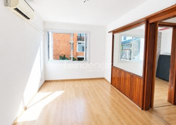 Apartamento à venda com 72m², 2 dormitórios, 1 vaga no bairro Centro Histórico em Porto Alegre