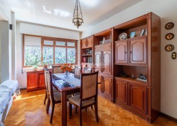 Apartamento à venda com 116m², 3 dormitórios, 1 vaga no bairro Petrópolis em Porto Alegre