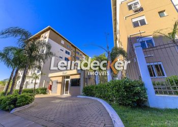 Apartamento à venda com 62m², 1 dormitório, 1 vaga no bairro Medianeira em Porto Alegre