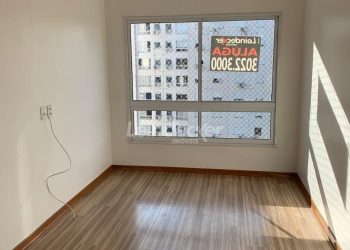 Apartamento à venda com 70m², 3 dormitórios, 1 suíte, 1 vaga no bairro Azenha em Porto Alegre