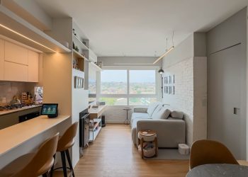 Apartamento à venda com 59m², 2 dormitórios, 1 suíte, 1 vaga no bairro Central Parque em Porto Alegre