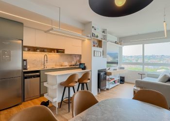 Apartamento à venda com 59m², 2 dormitórios, 1 suíte, 1 vaga no bairro Central Parque em Porto Alegre