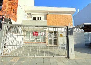 Sobrado à venda com 196m², 8 dormitórios, 4 vagas no bairro Menino Deus em Porto Alegre